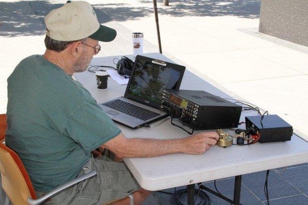 2011_06_25 HAM Field Day_0303.jpg